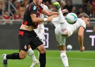 包含今晚中超焦点战，AC米兰再遭质疑，悬念犹存，轮换策略成焦点的词条-manbet app