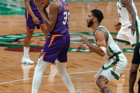 转折点！新奥尔良鹈鹕扳平良机；NBA季后赛今夜攻防权衡；媒体盛赞；训练强度明显提升的简单介绍-manbet app