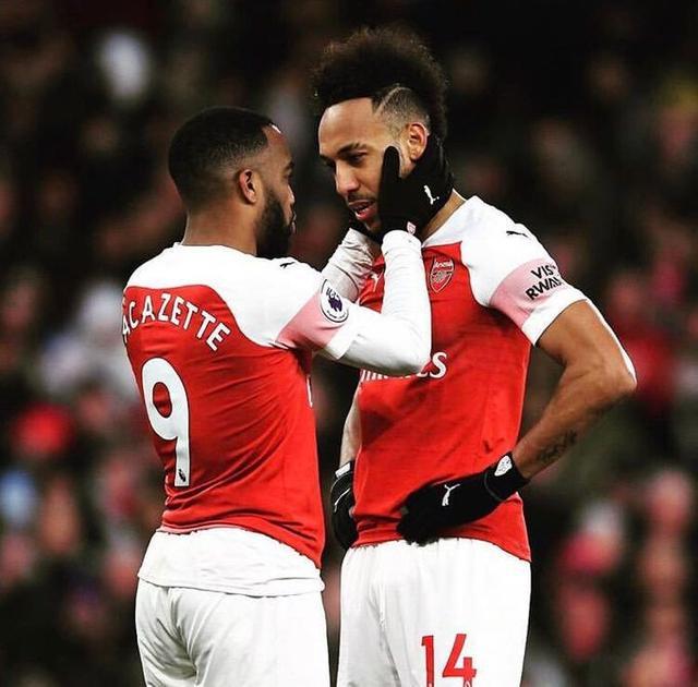 阿森纳观众热烈欢呼！，浓眉哥迎来十五赛季出色发挥气势如虹延续的简单介绍