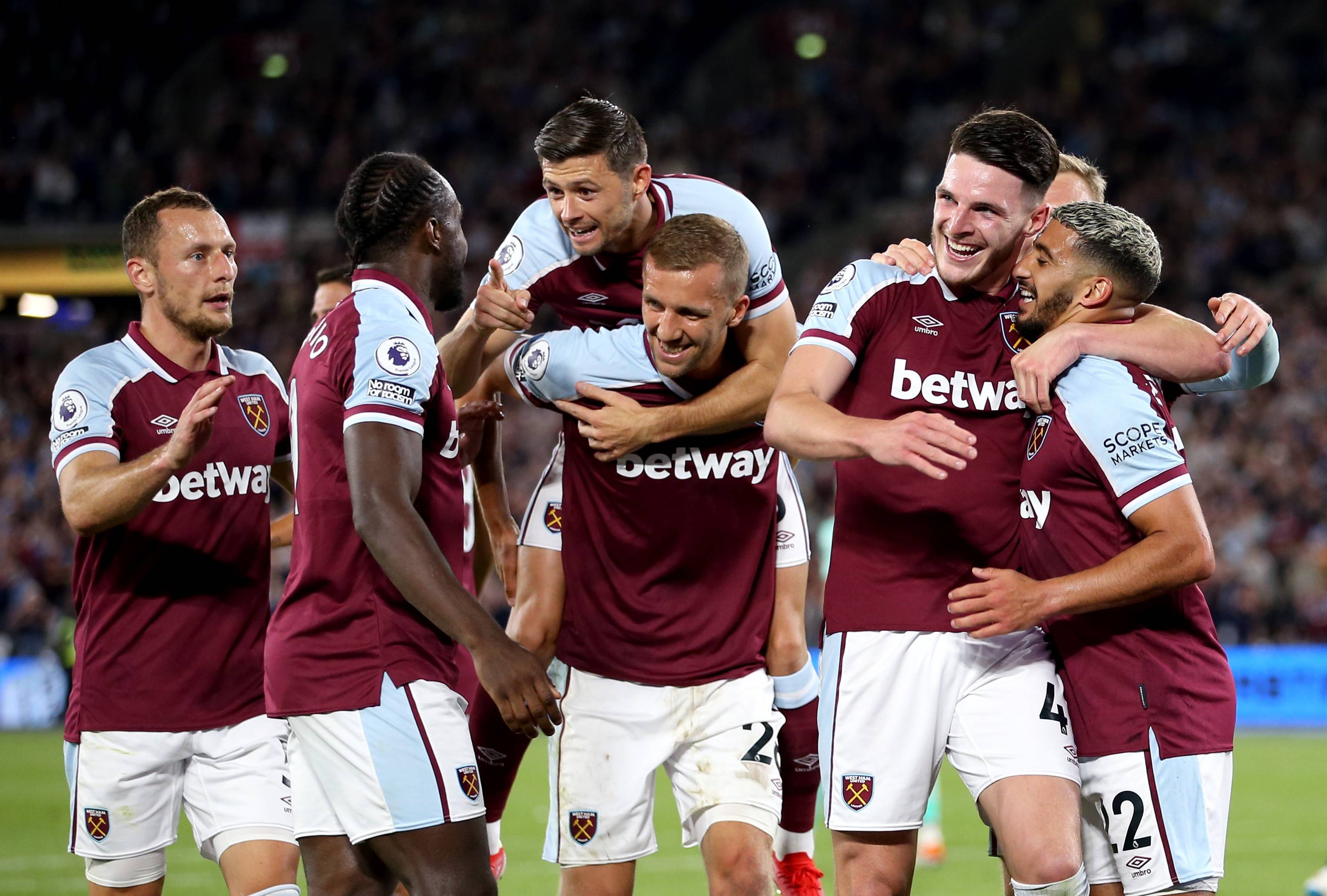 关于意大利杯赛前走向成谜,上海海港状态回暖,质疑声仍在,球队文化再被提及的信息 关于意大利杯赛前走向成谜,上海海港状态回暖,质疑声仍在,球队文化再被提及的信息